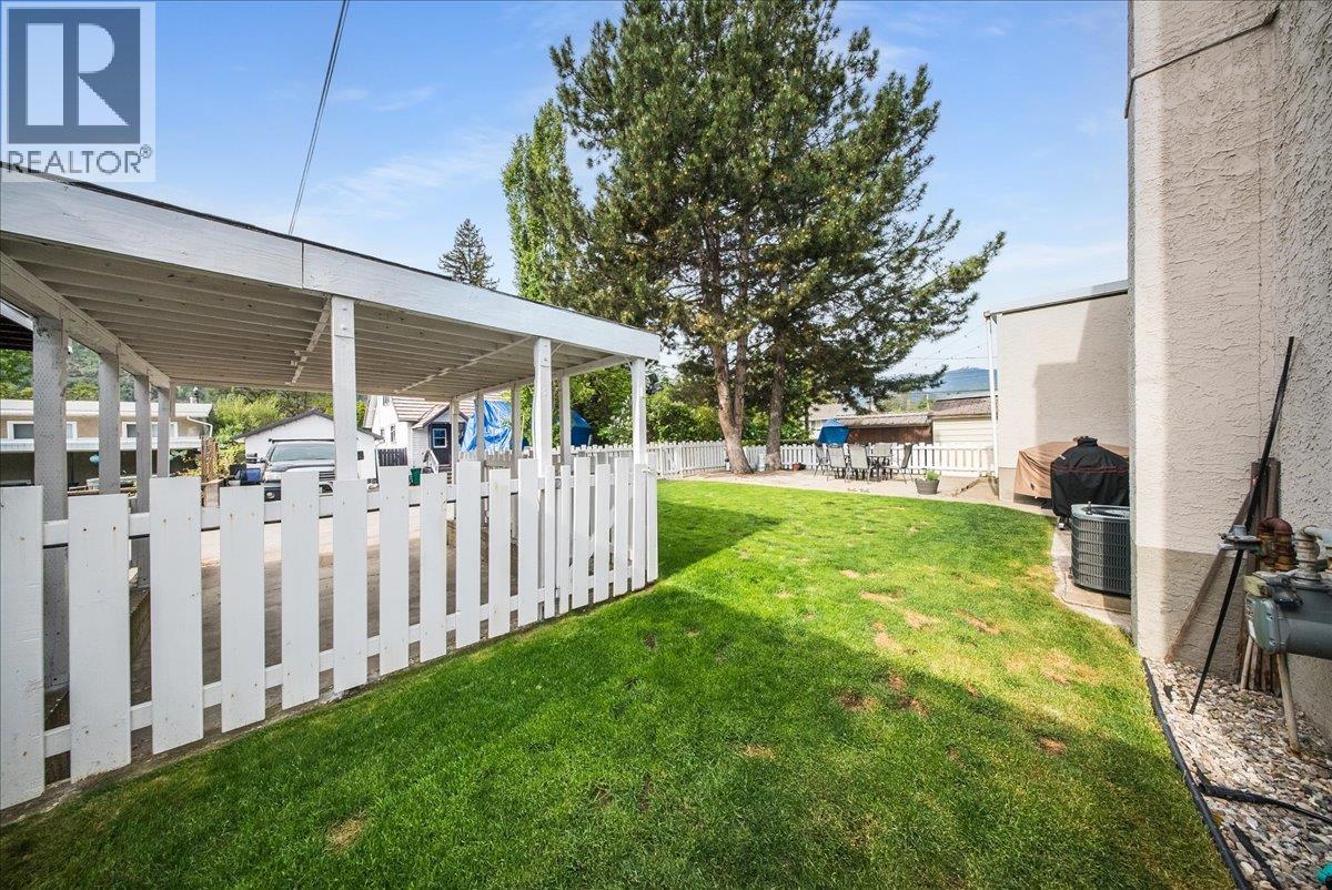 2120 Sixth Avenue, Trail