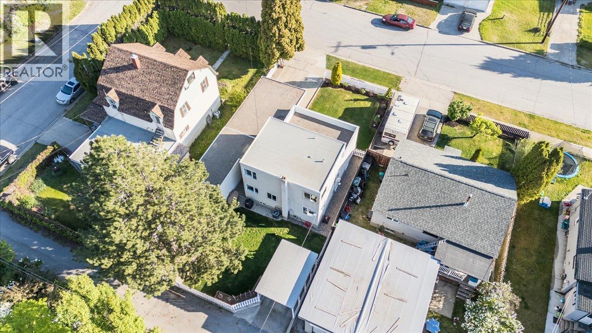 2120 Sixth Avenue, Trail
