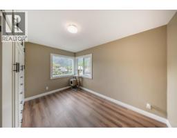 2120 Sixth Avenue, Trail, BC V1R3B7 Photo 17