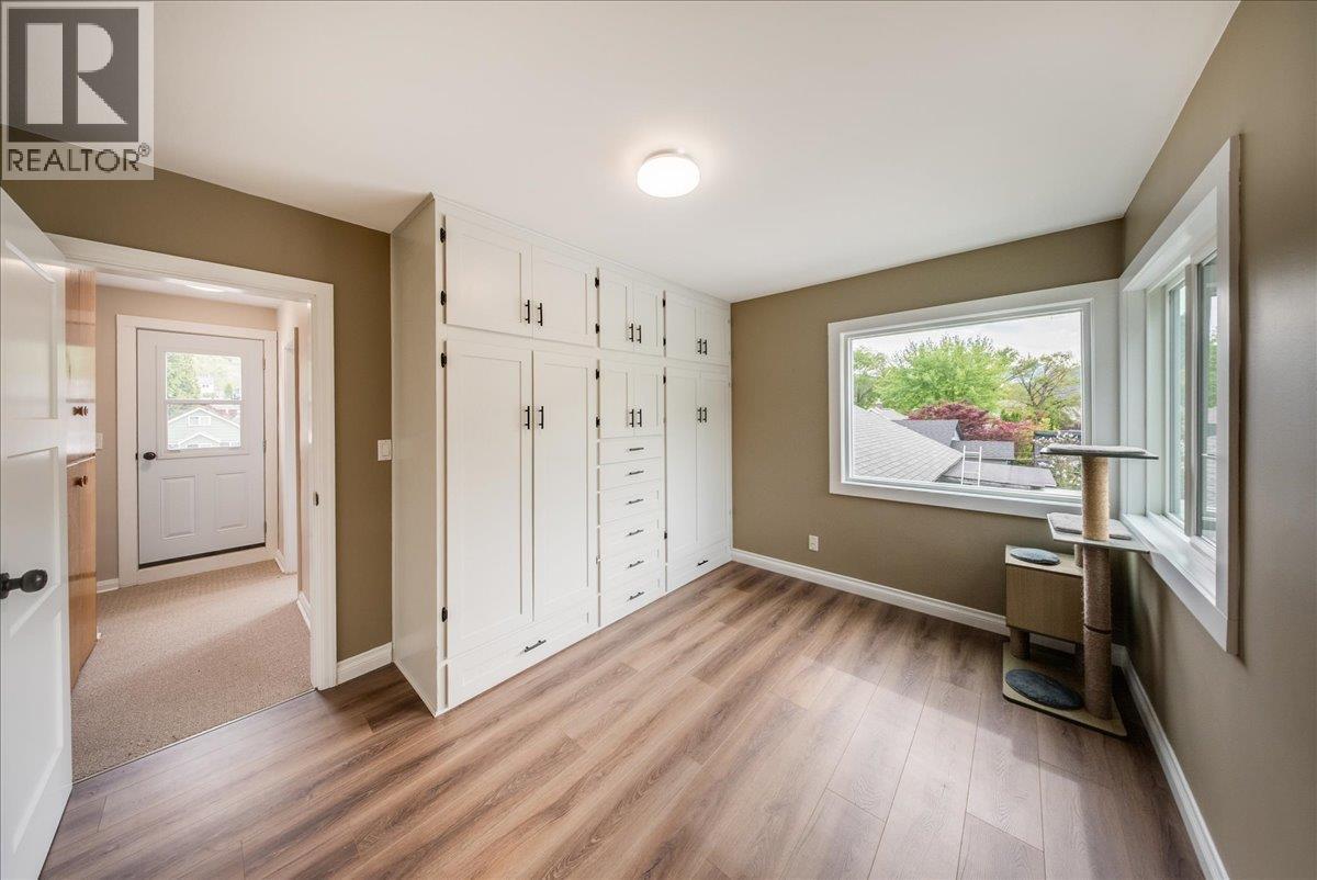 2120 Sixth Avenue, Trail