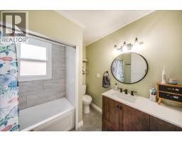 2120 Sixth Avenue, Trail, BC V1R3B7 Photo 18