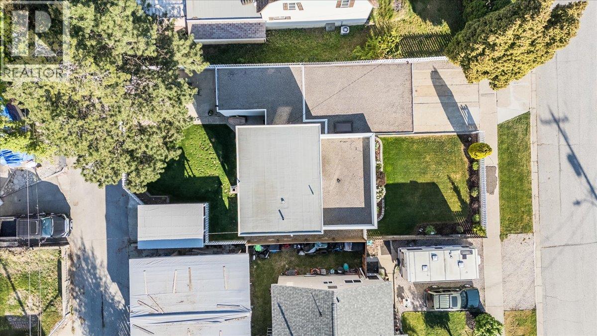 2120 Sixth Avenue, Trail