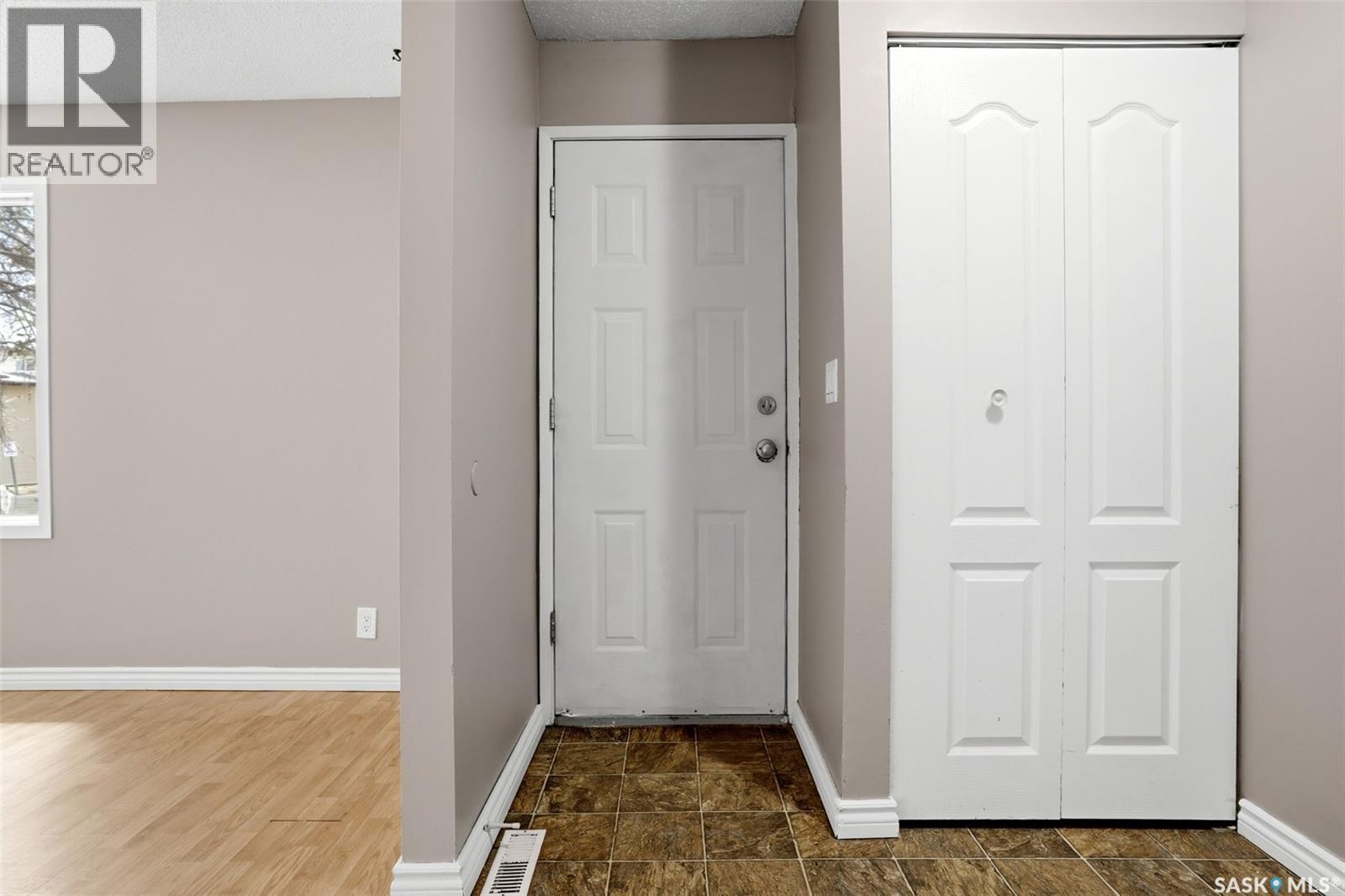 #4176 CASTLE ROAD - Image 2
