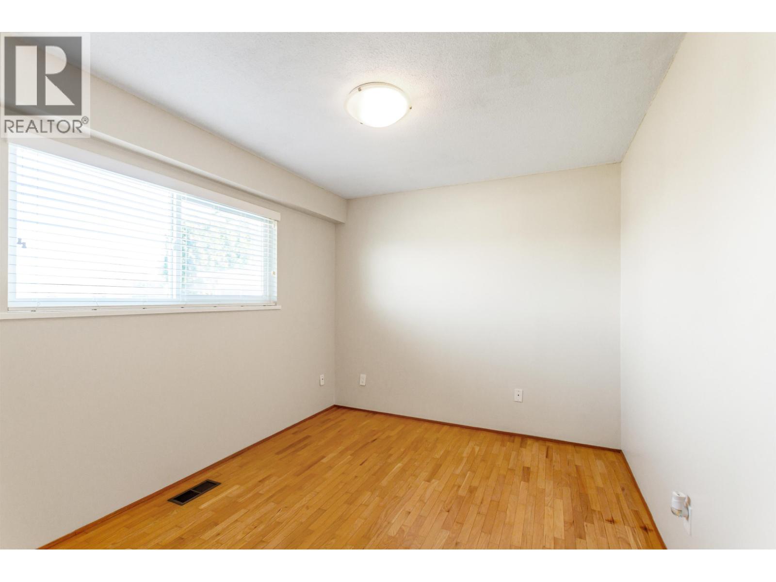 6072 SELMA AVENUE — photo 2
