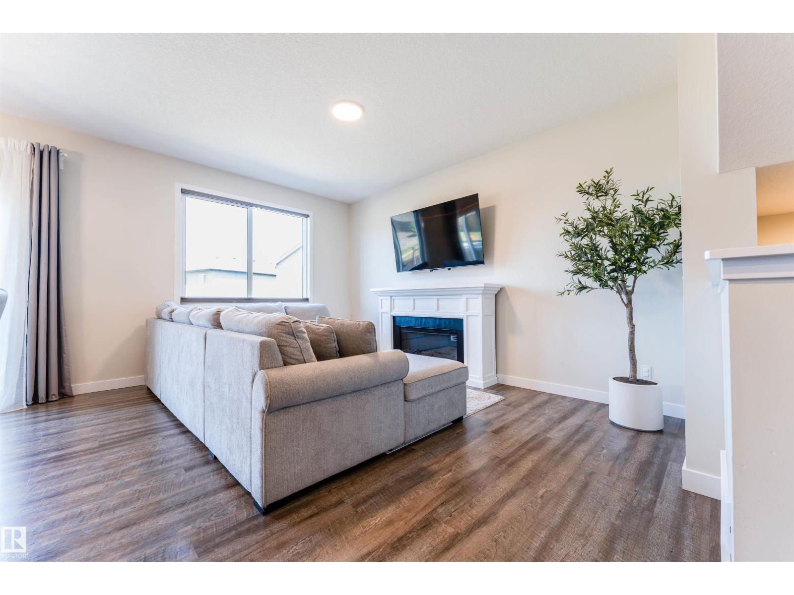 22938 95a AV NW NW, Edmonton