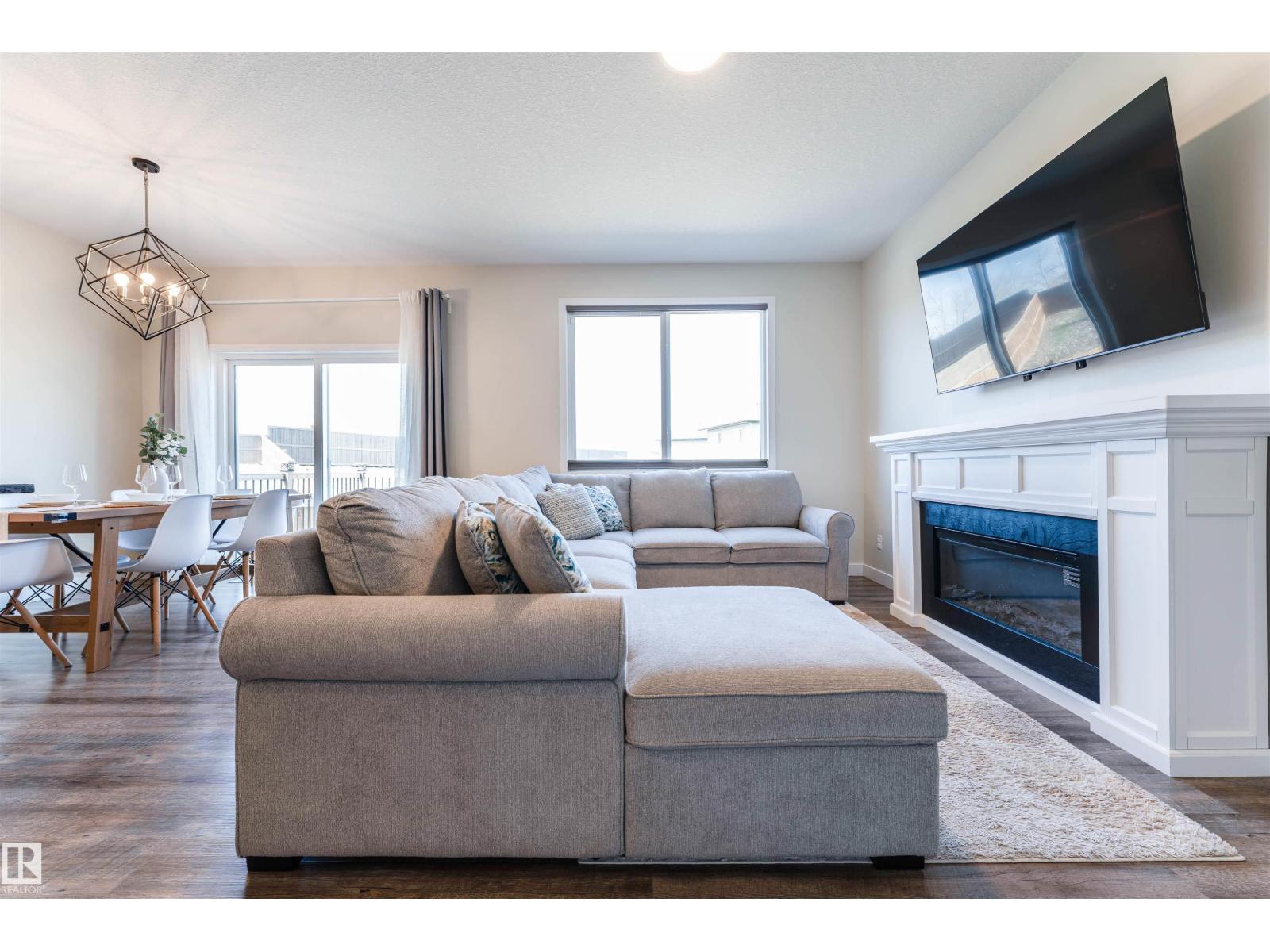 22938 95a AV NW NW, Edmonton