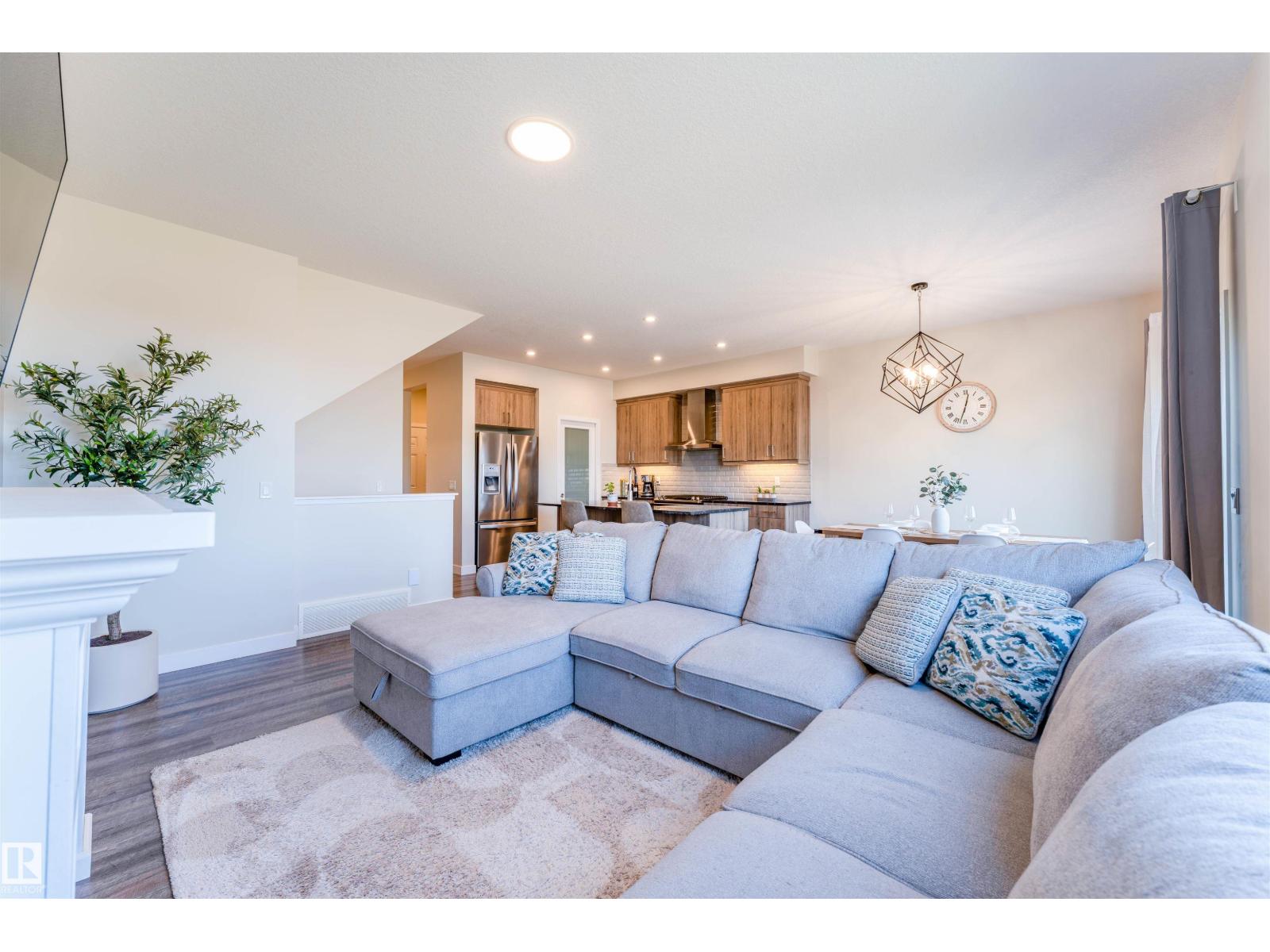 22938 95a AV NW NW, Edmonton