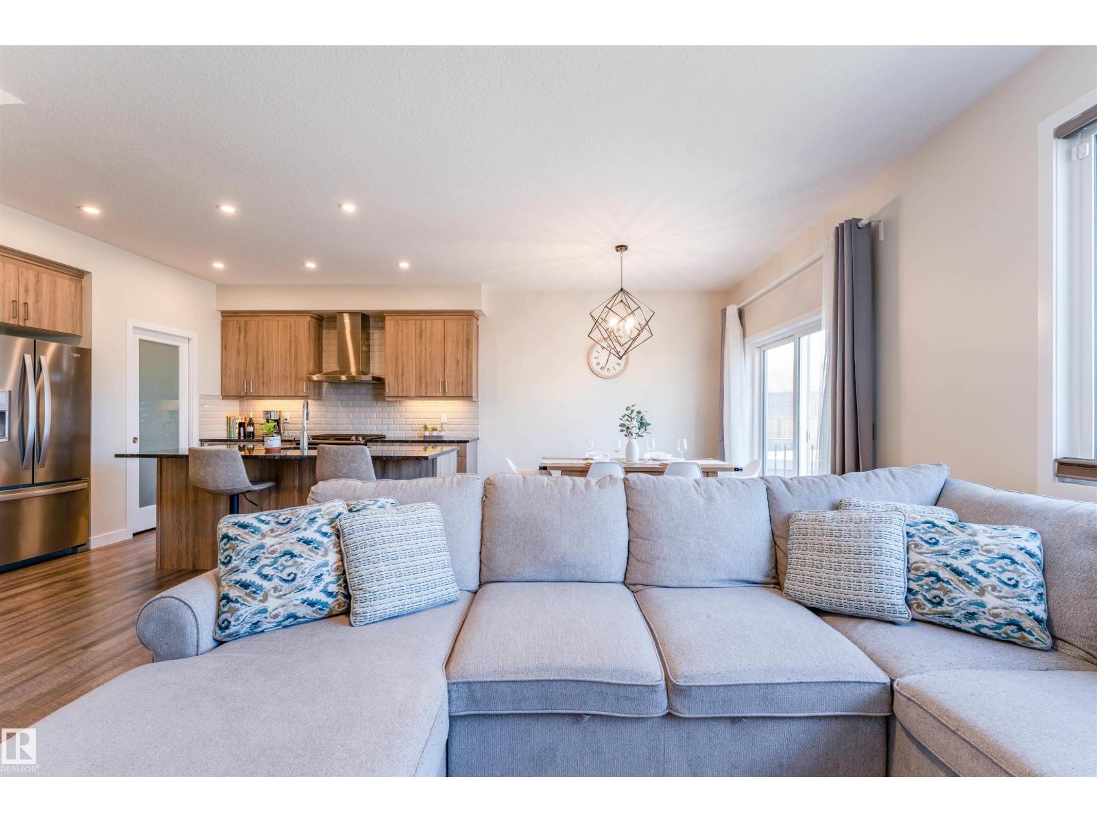 22938 95a AV NW NW, Edmonton