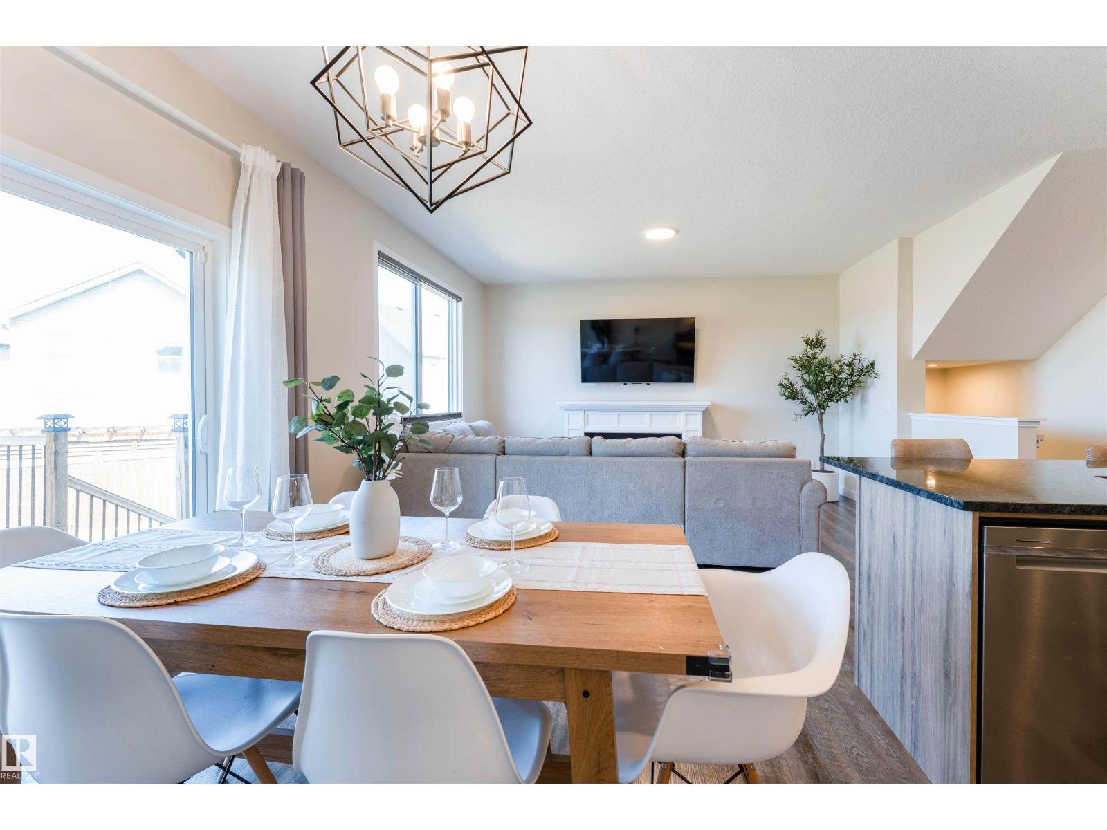 22938 95a AV NW NW - 32