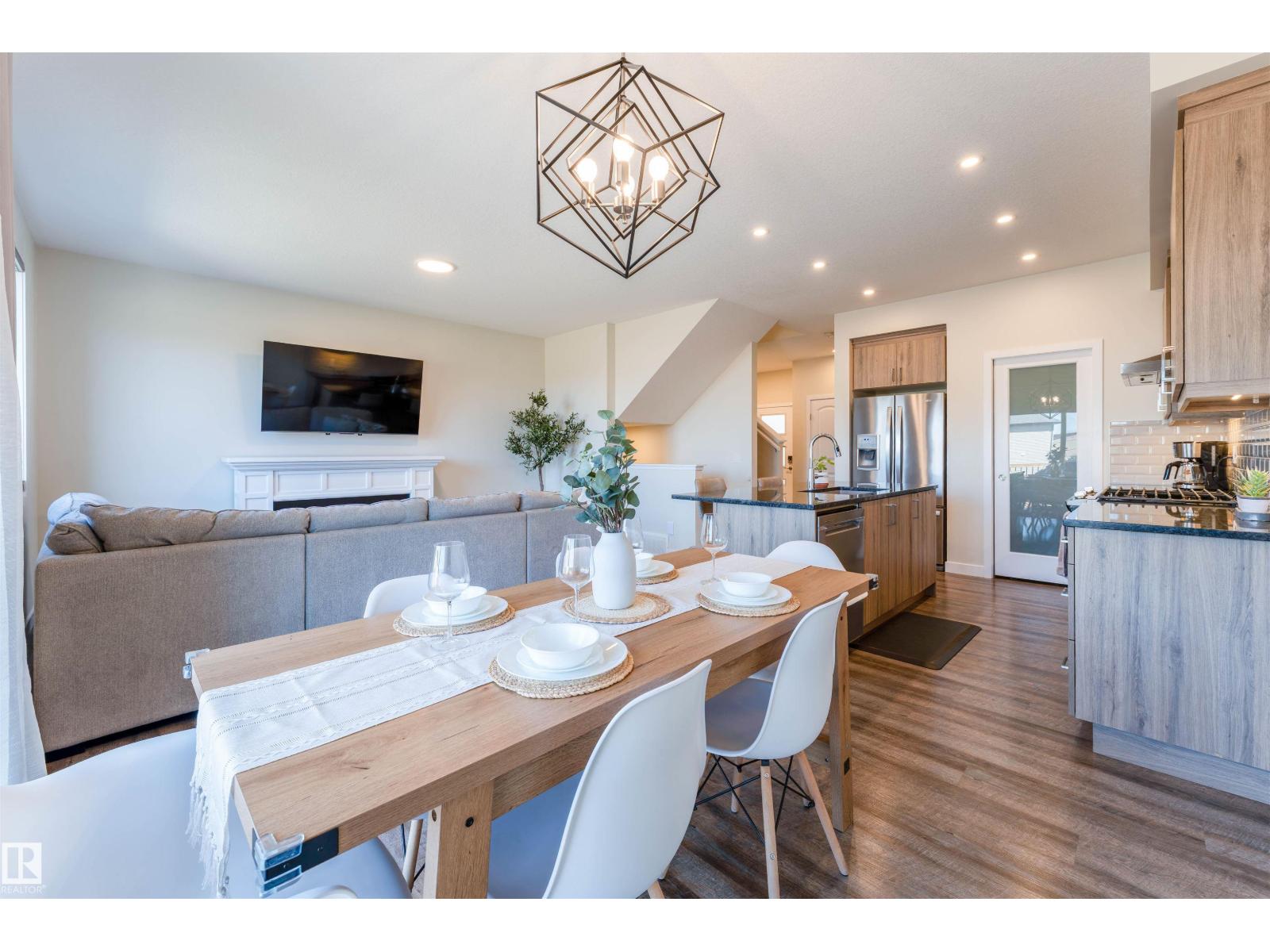22938 95a AV NW NW, Edmonton