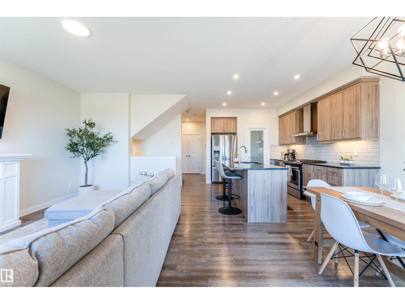 22938 95a AV NW NW, Edmonton
