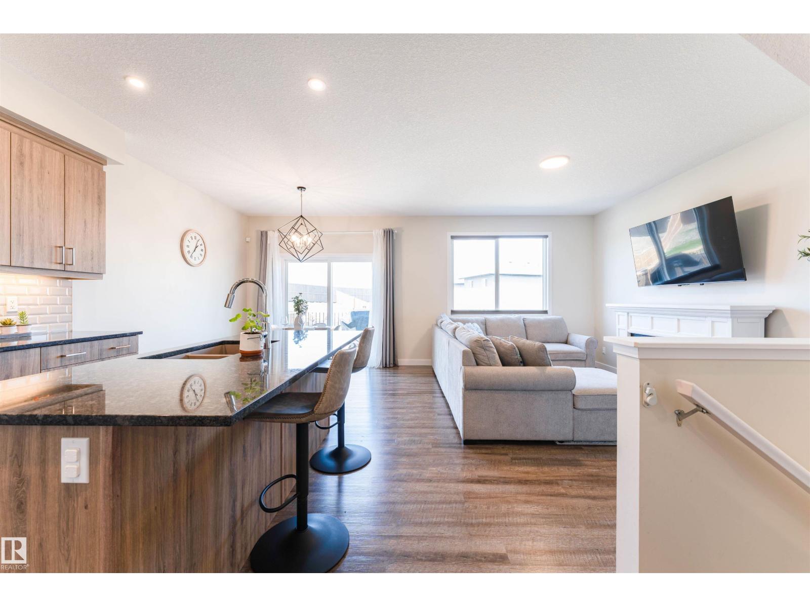 22938 95a AV NW NW, Edmonton