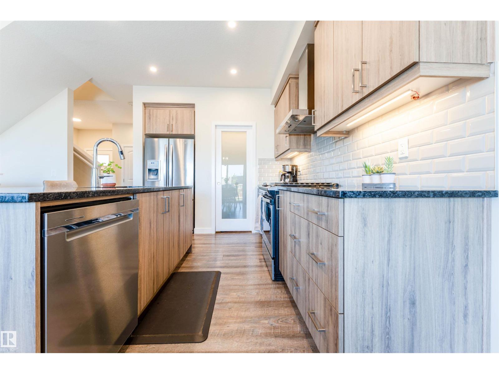 22938 95a AV NW NW, Edmonton