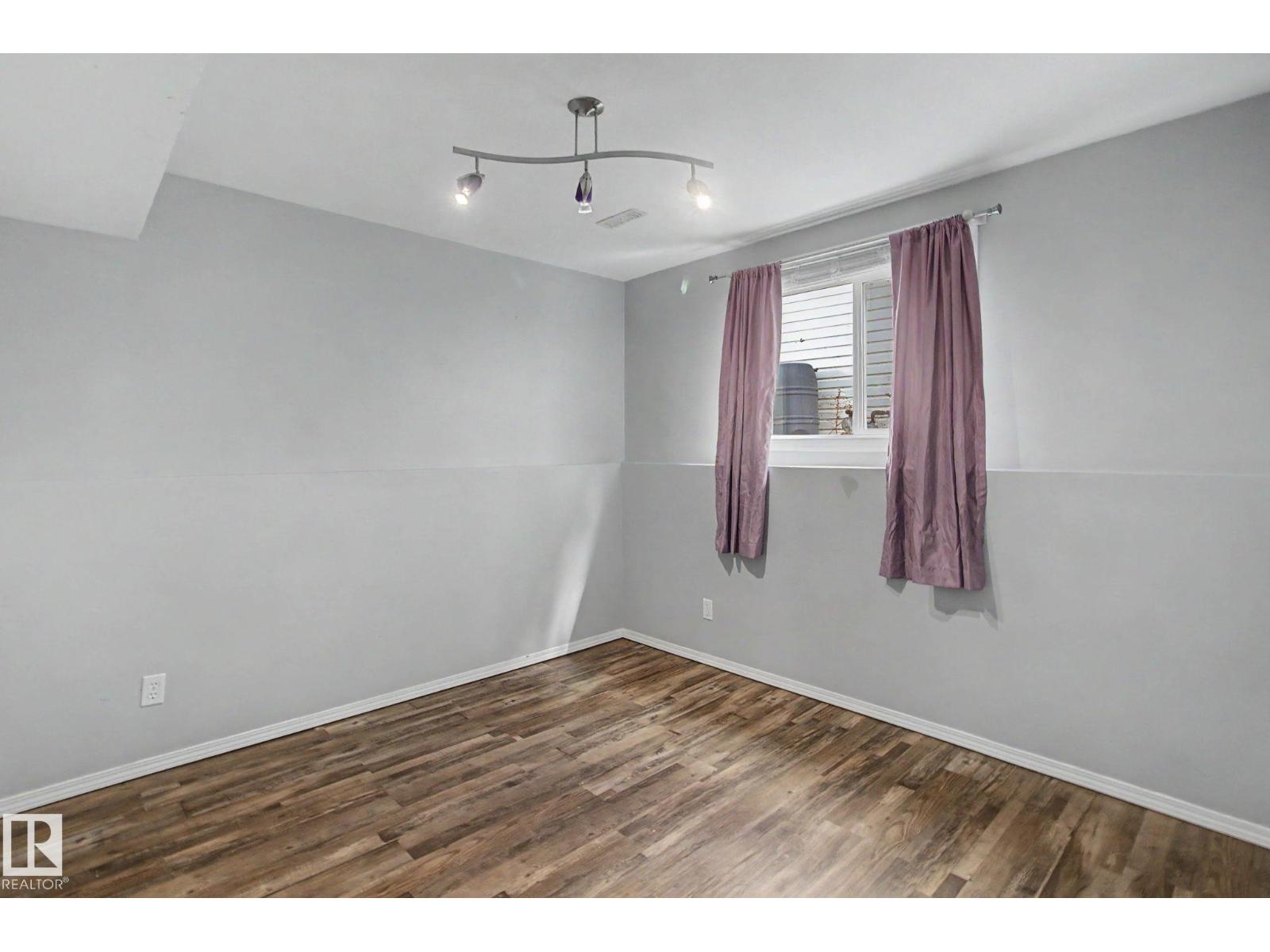 1 DEER PARK RD - 22