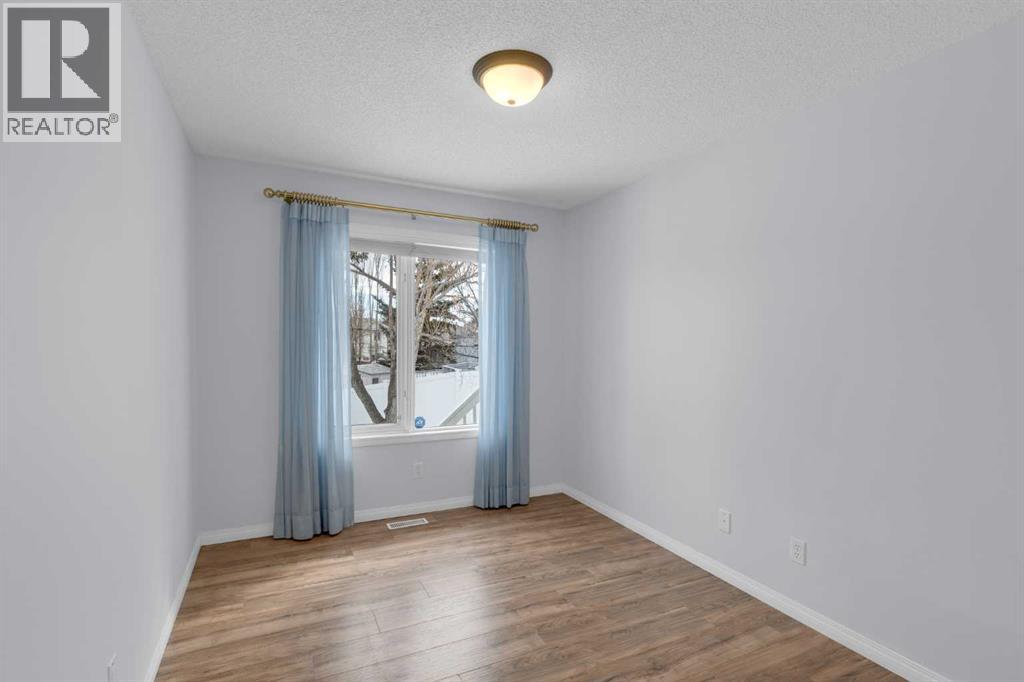 #2 200 Sandstone Drive NW - 17
