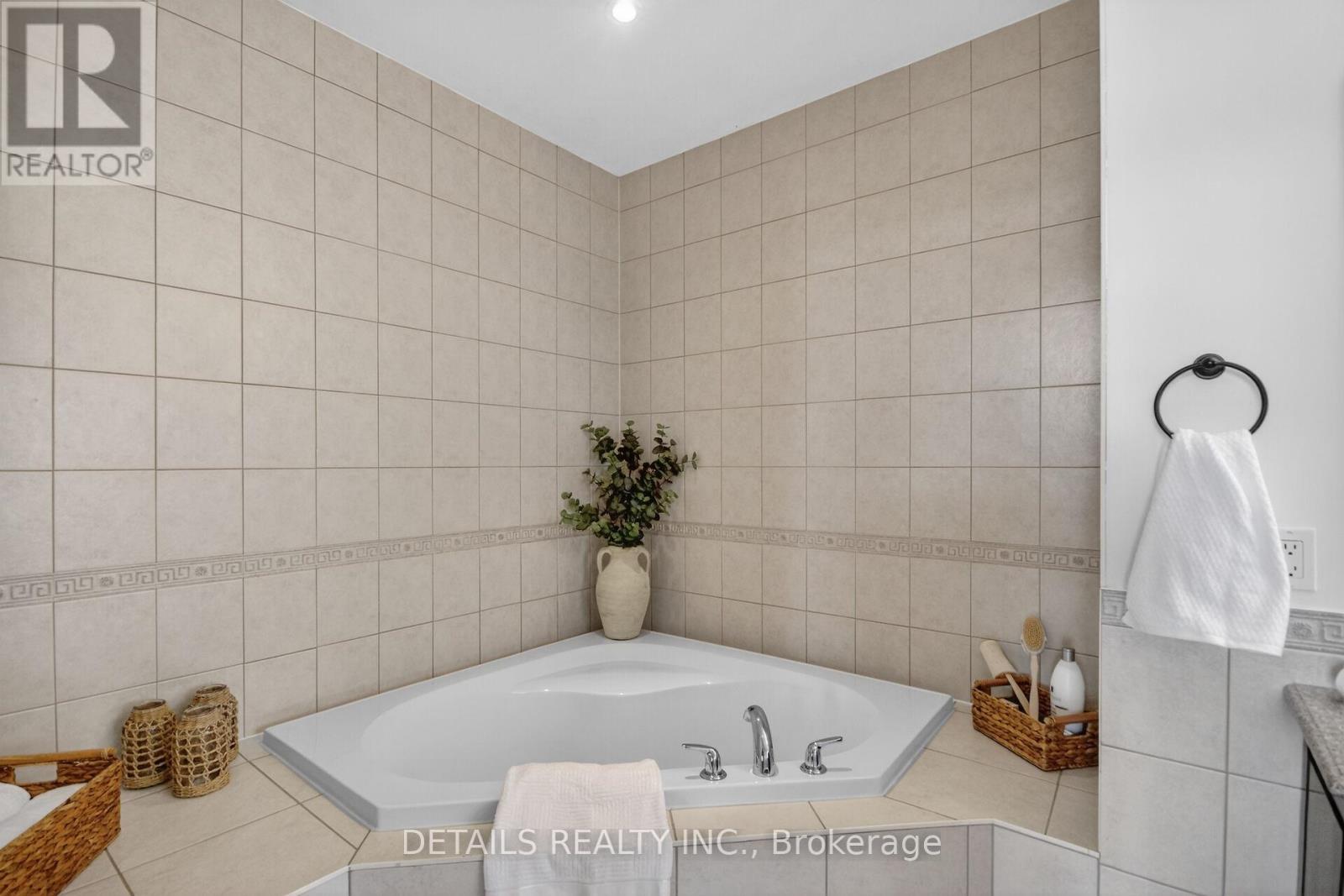 223 FLODDEN WAY - 30