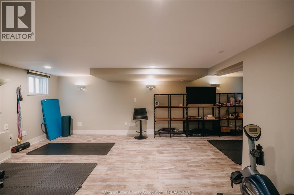 908 Dawson ROAD, Windsor, Ontario, N8Y4A4 — Photo 4