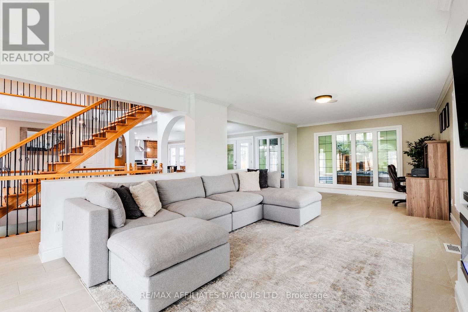 46 CHANTINE DRIVE - 13