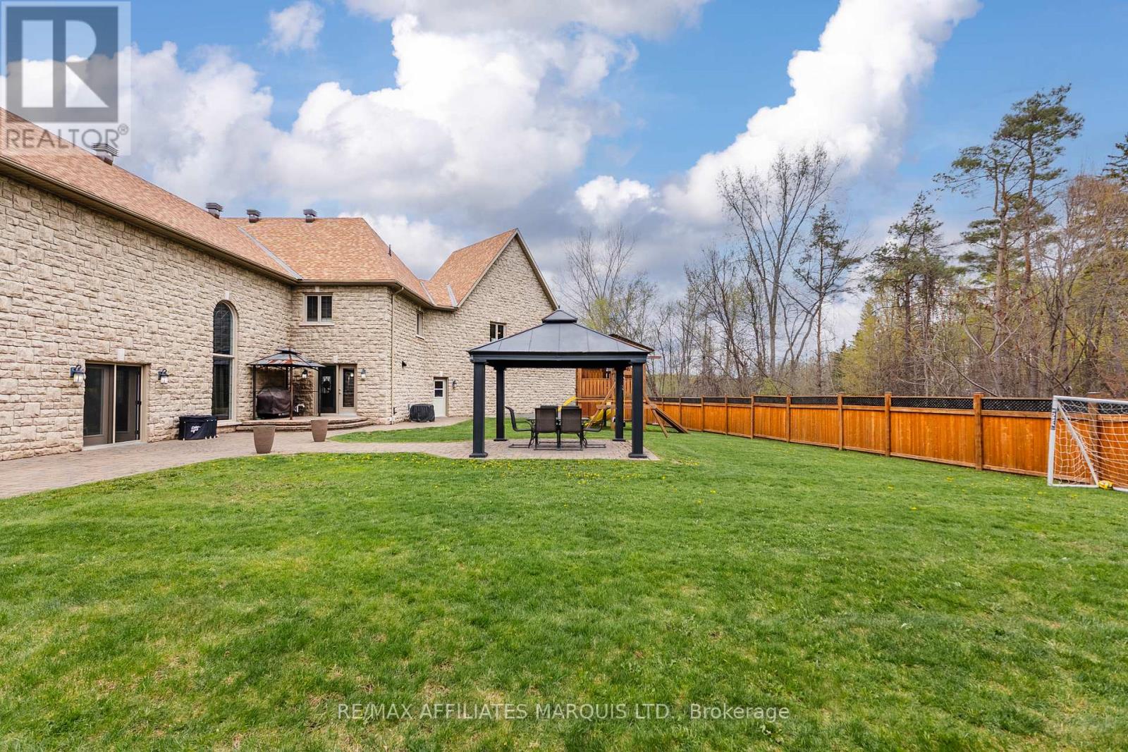 46 CHANTINE DRIVE - 41