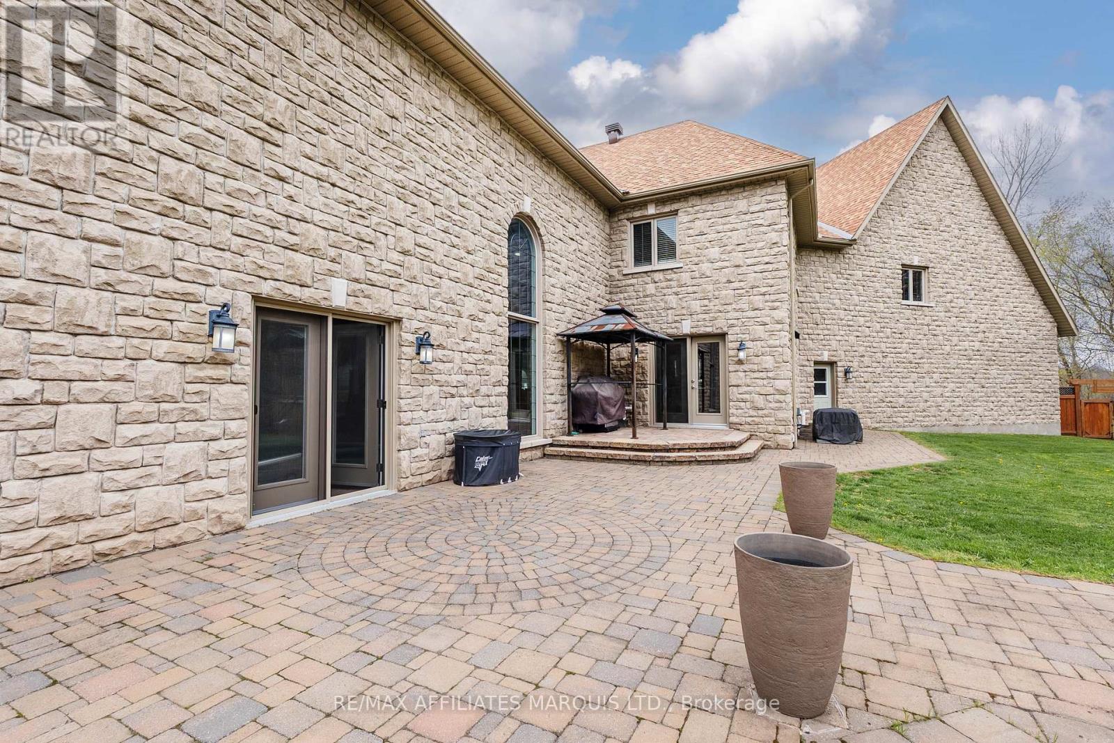 46 CHANTINE DRIVE - 42