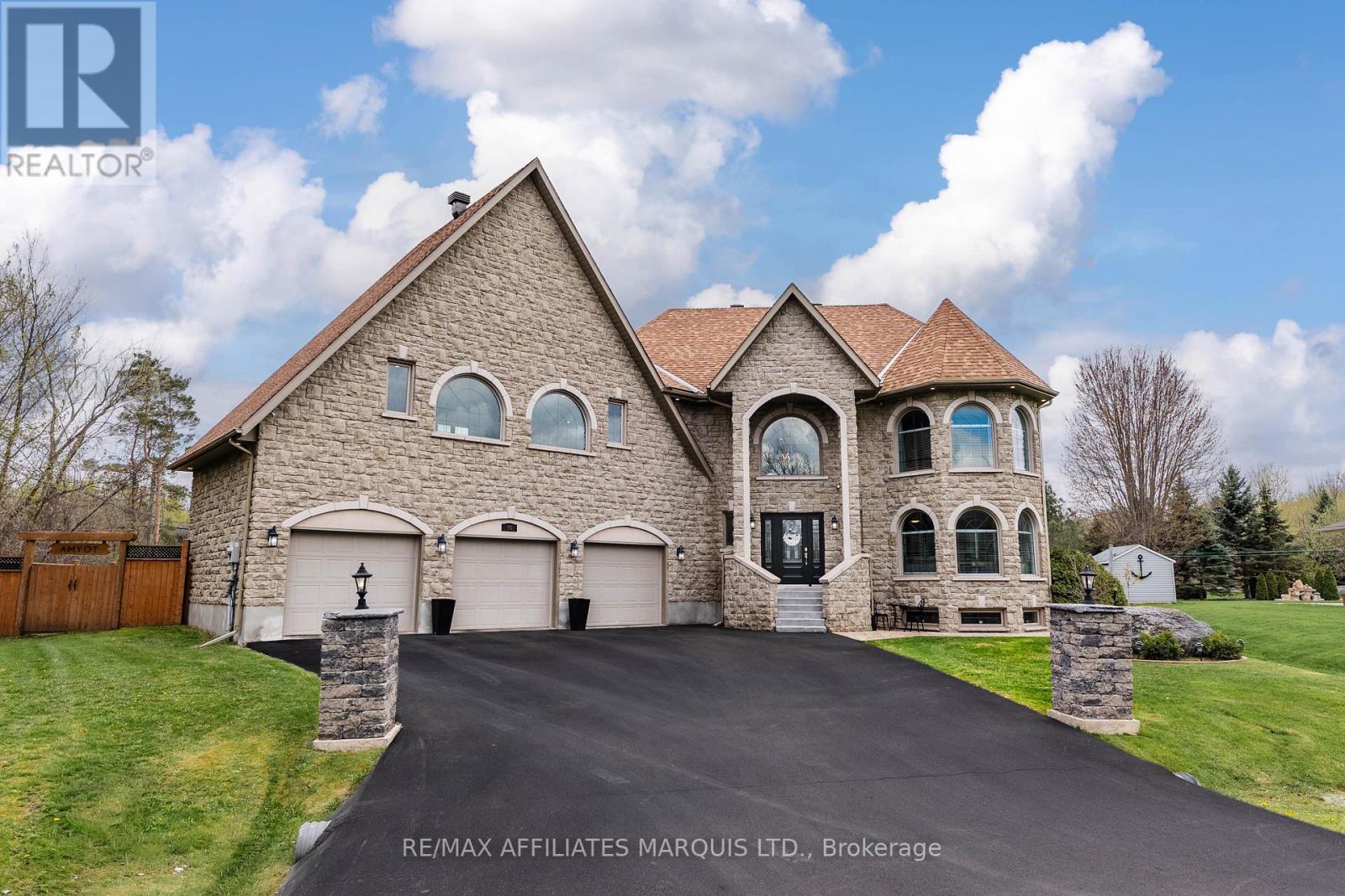46 CHANTINE DRIVE - 46