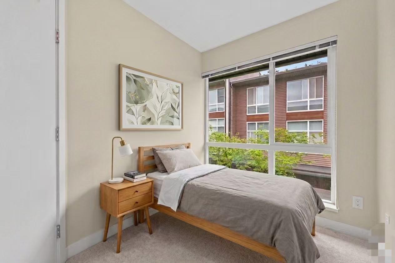 House in Surrey - Image 30