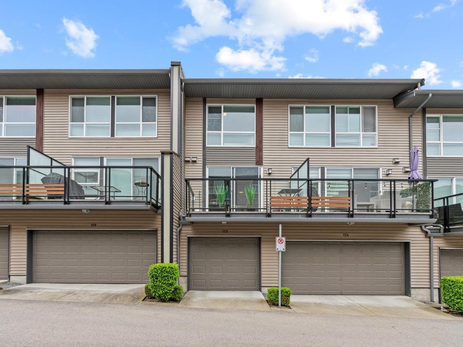 House in Surrey - Image 2