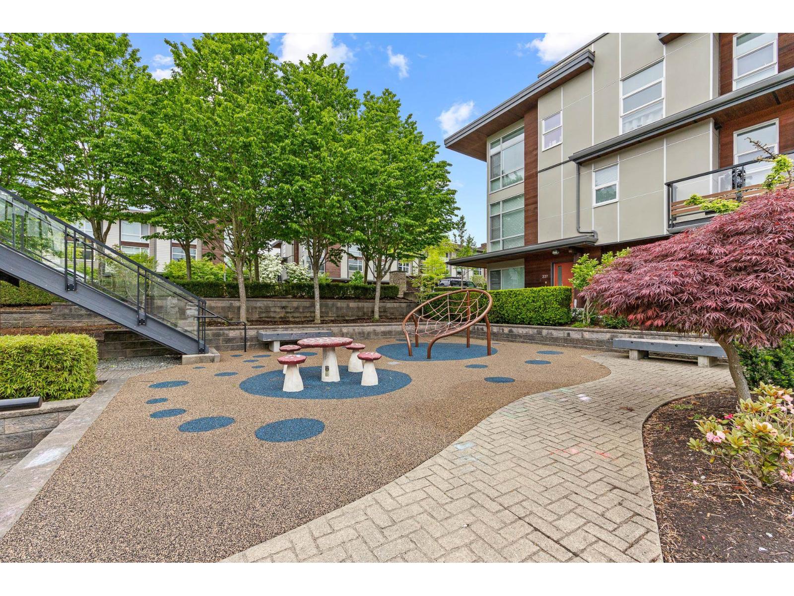 House in Surrey - Image 3