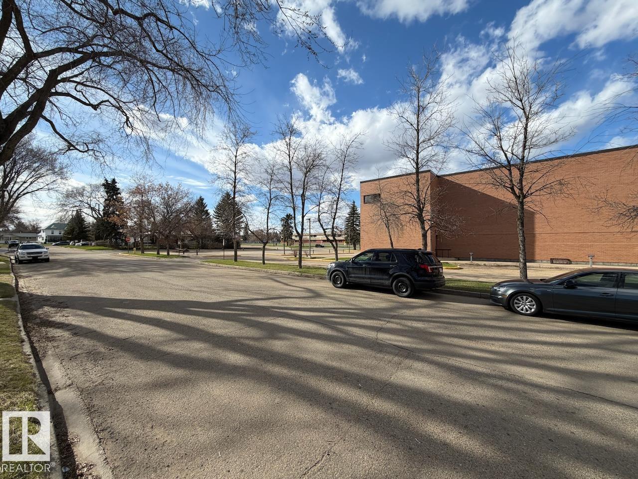 5003 46 AV — photo 28