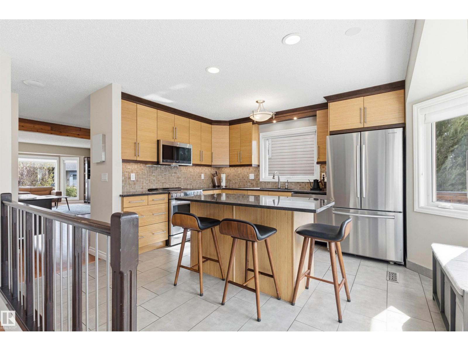 11129 20 AV NW, Edmonton