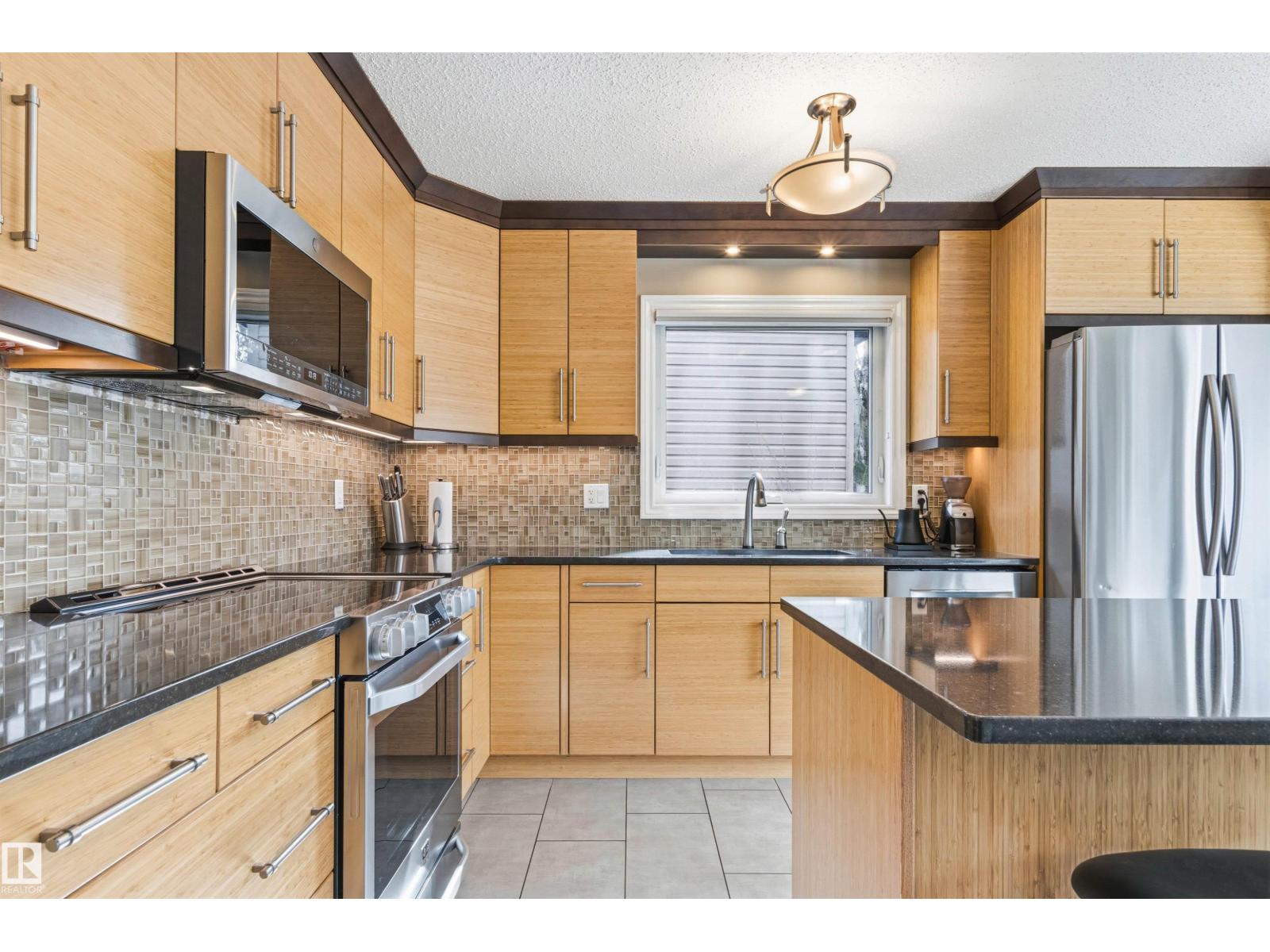 11129 20 AV NW, Edmonton