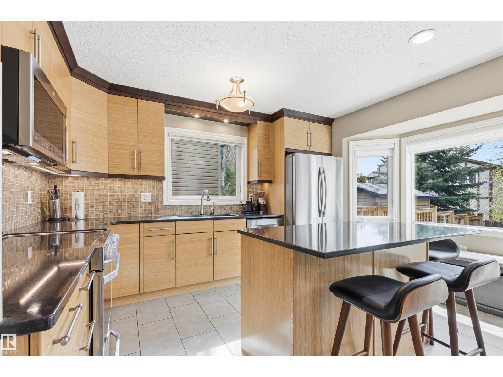11129 20 AV NW, Edmonton