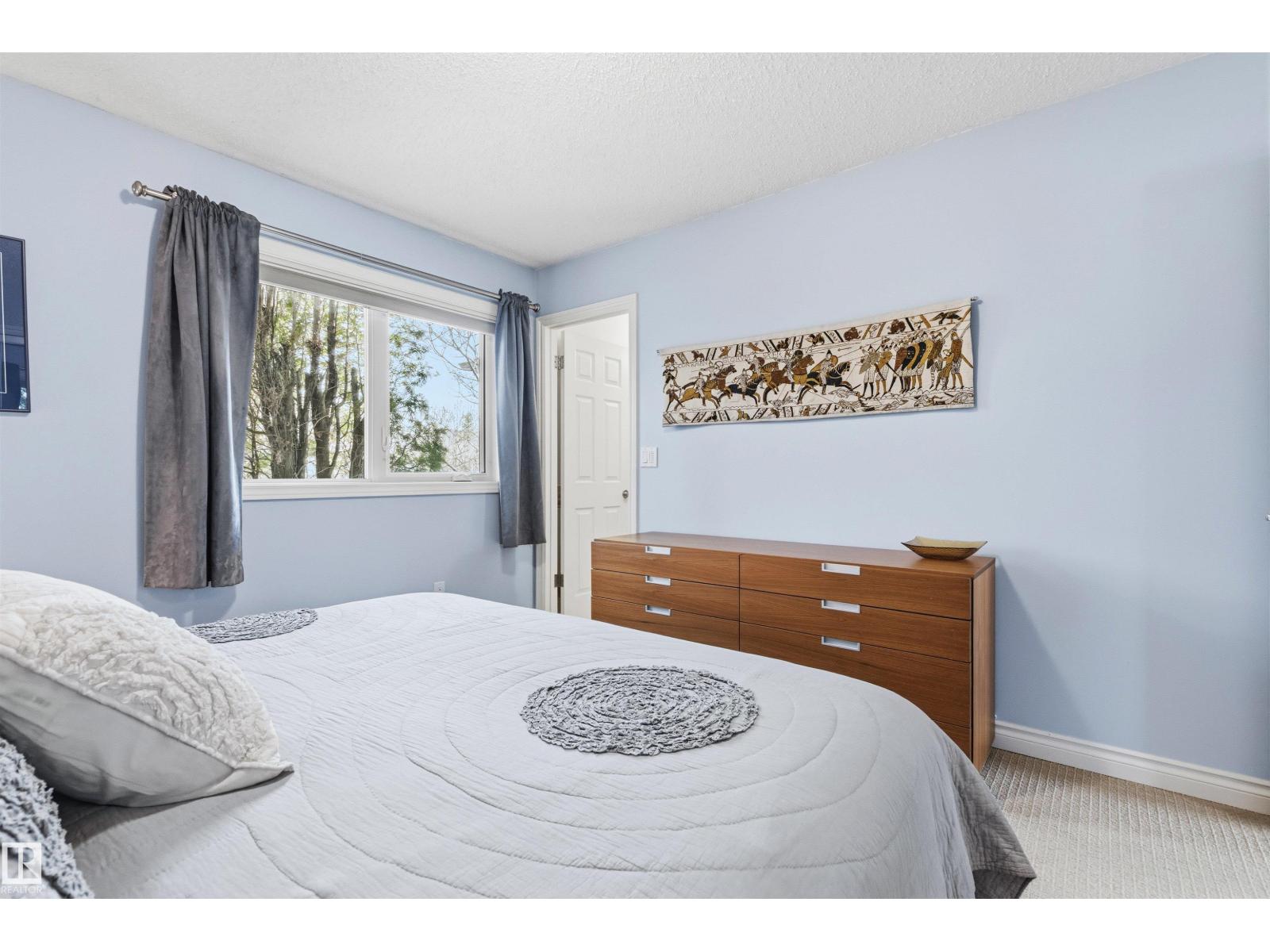 11129 20 AV NW, Edmonton