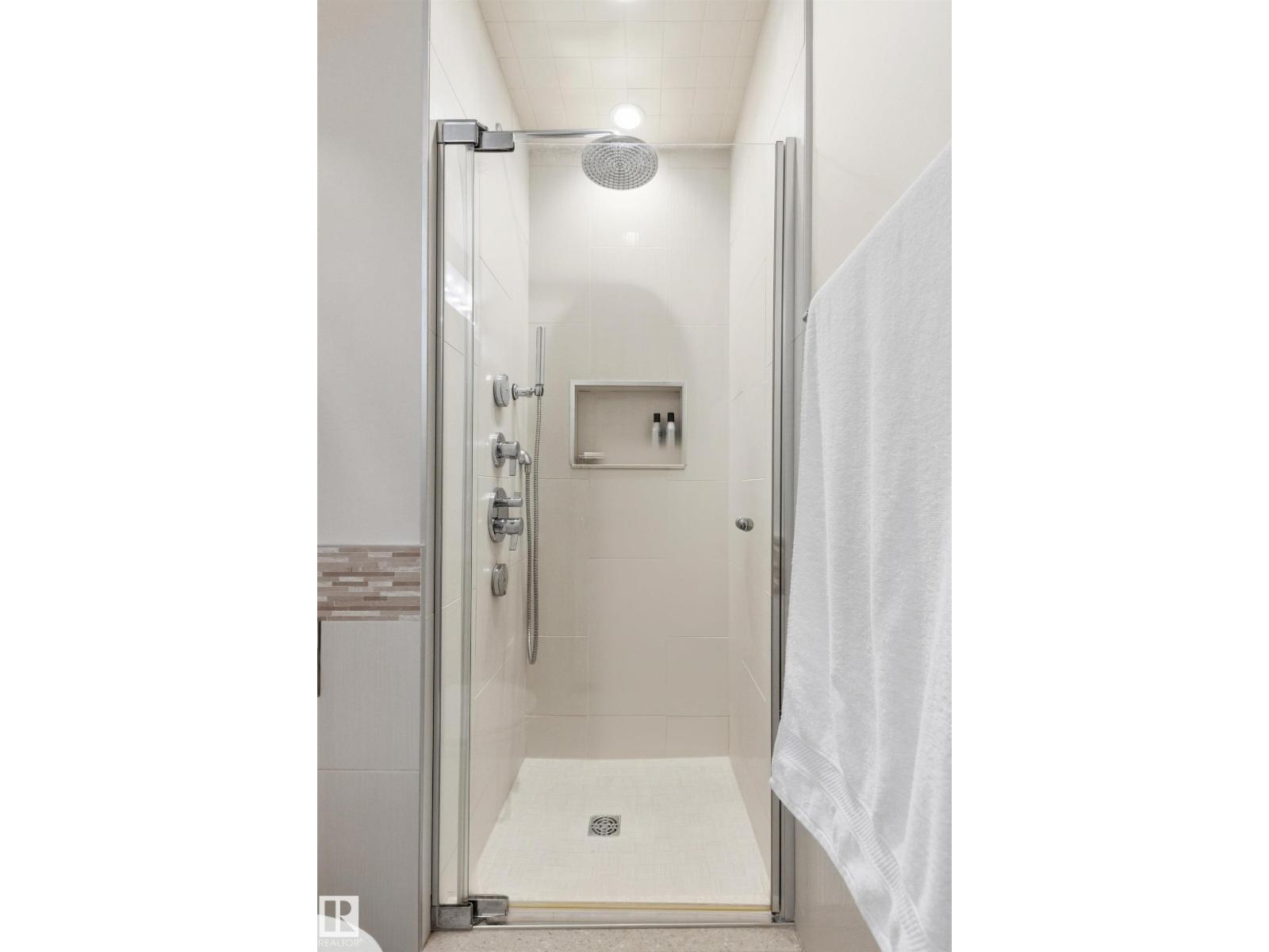 11129 20 AV NW, Edmonton