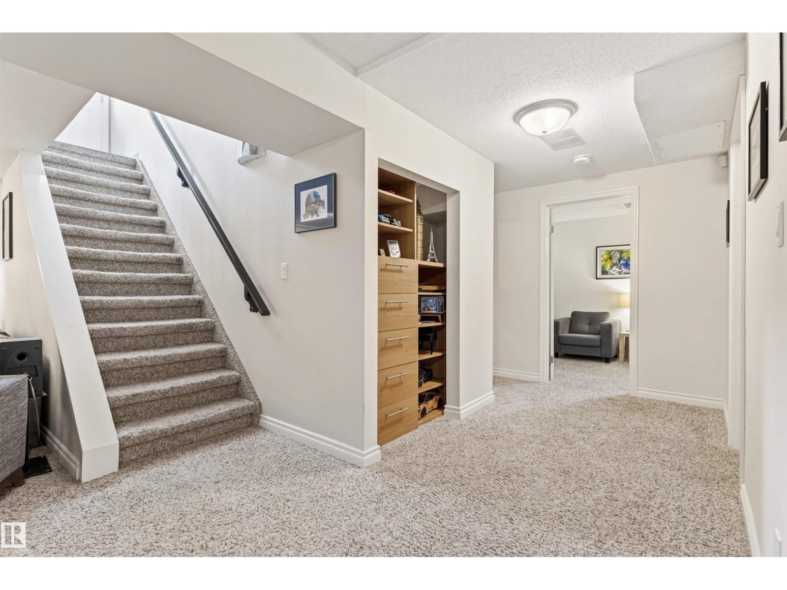 11129 20 AV NW, Edmonton