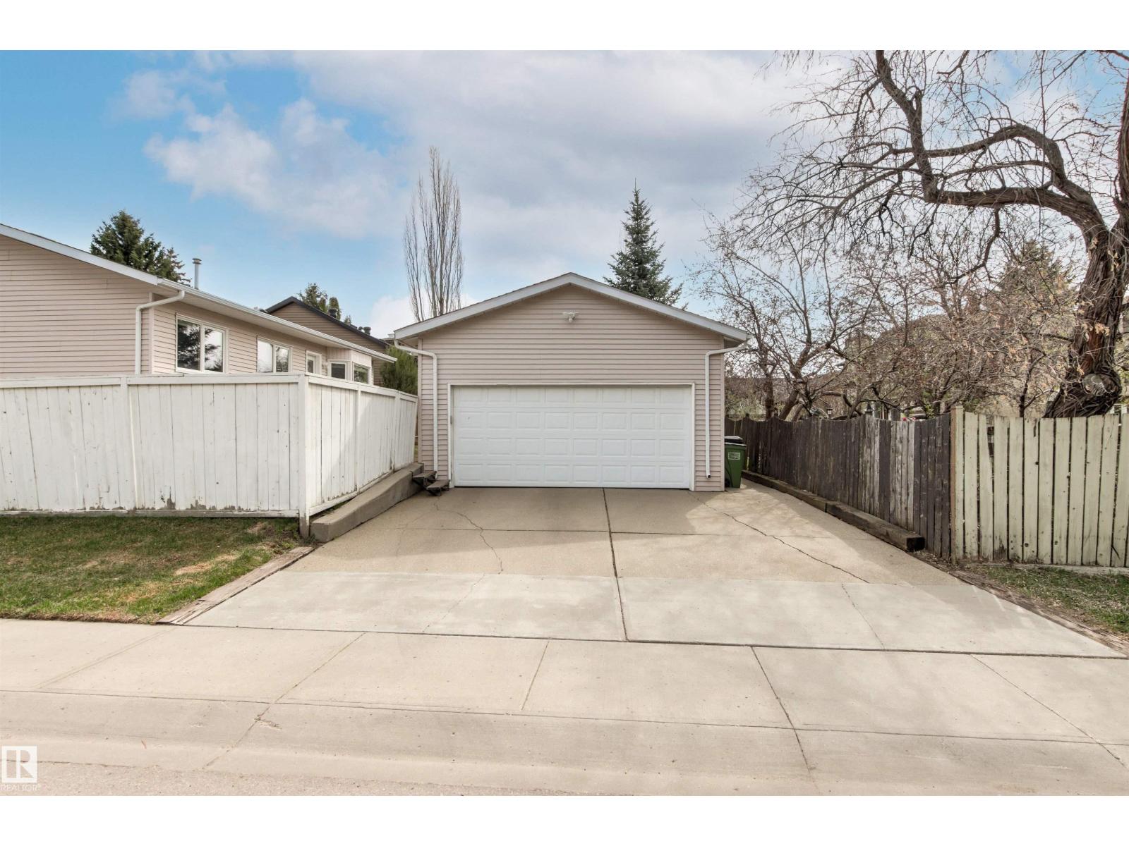 11129 20 AV NW, Edmonton