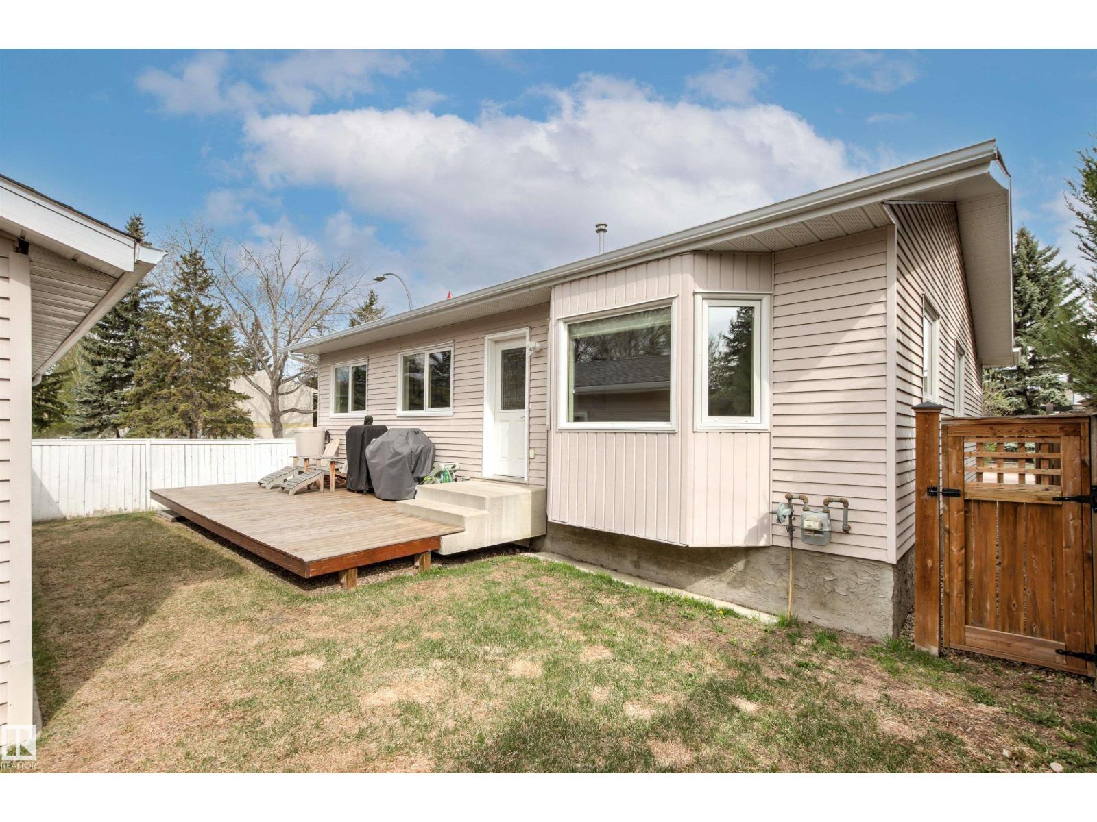 11129 20 AV NW, Edmonton