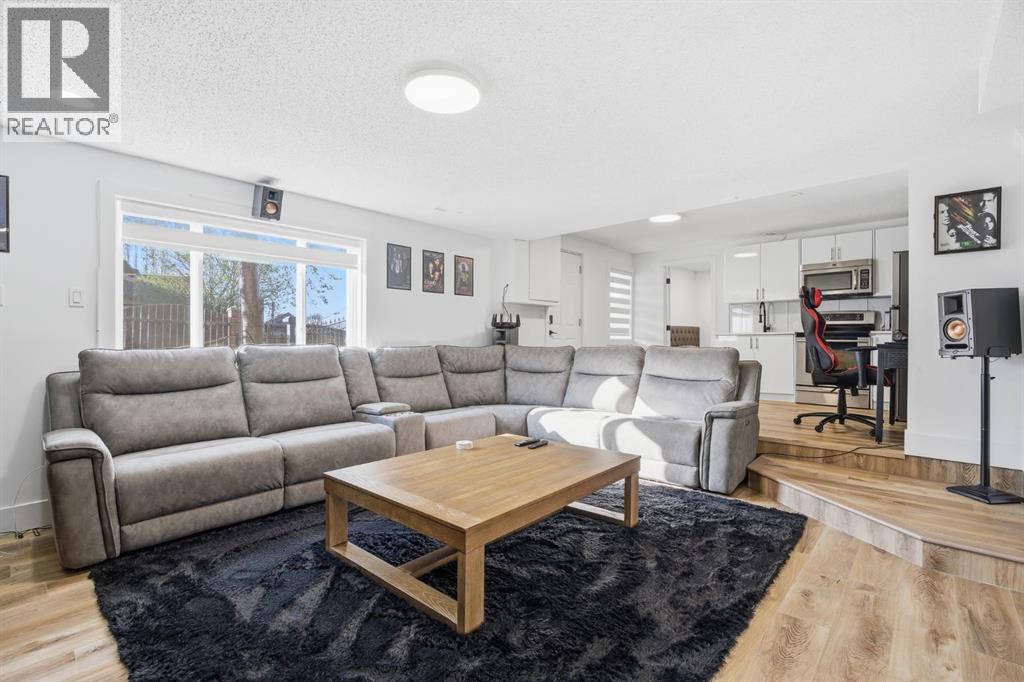 76 Beaconsfield Way NW — photo 42