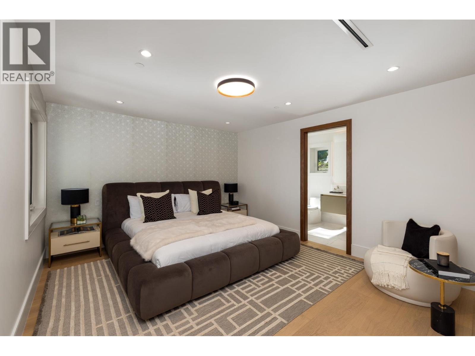 835 FARMLEIGH ROAD, West Vancouver