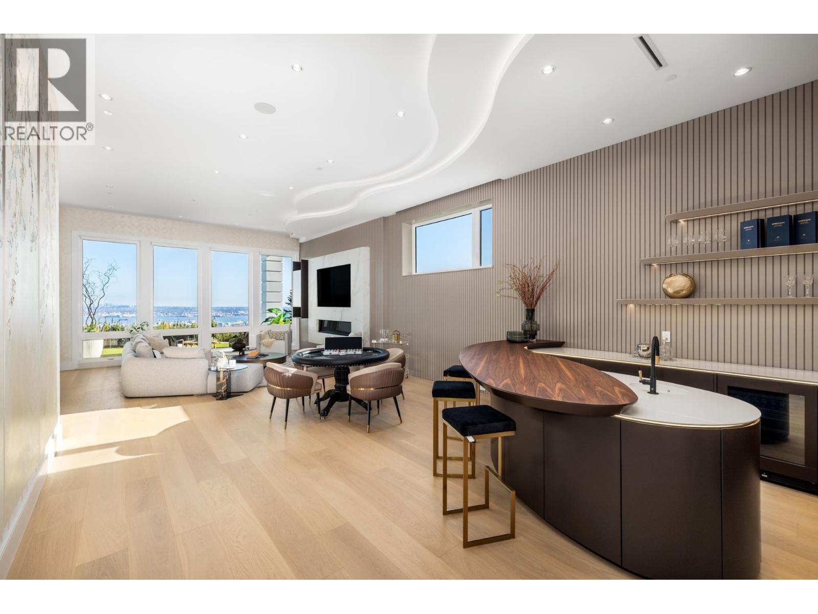 835 FARMLEIGH ROAD, West Vancouver