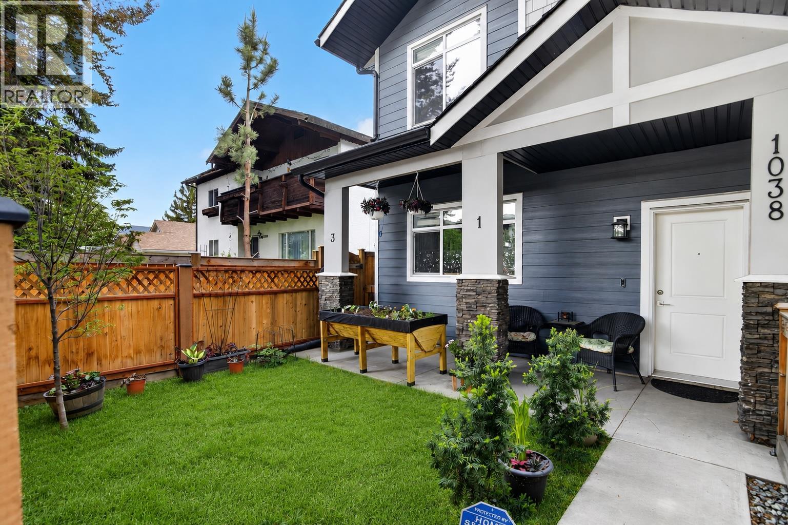 #1 1038 Stockwell Avenue - 3