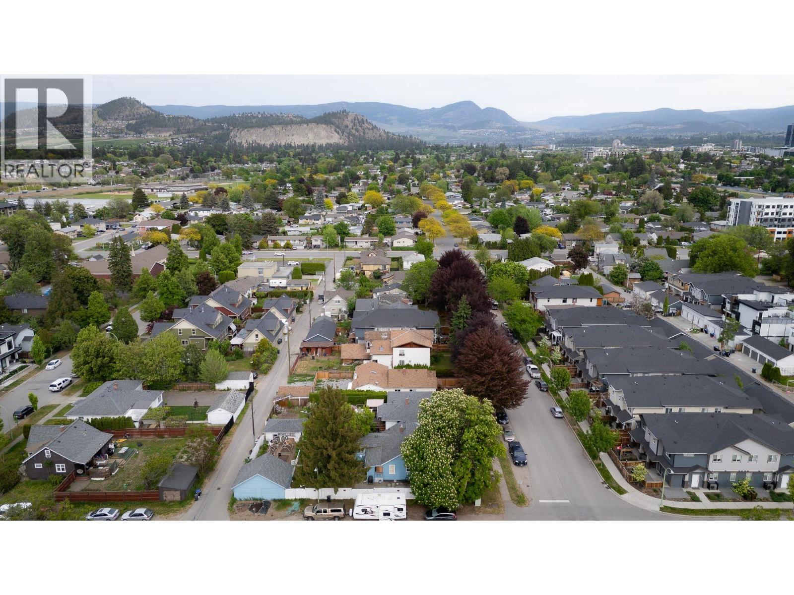#1 1038 Stockwell Avenue - 32