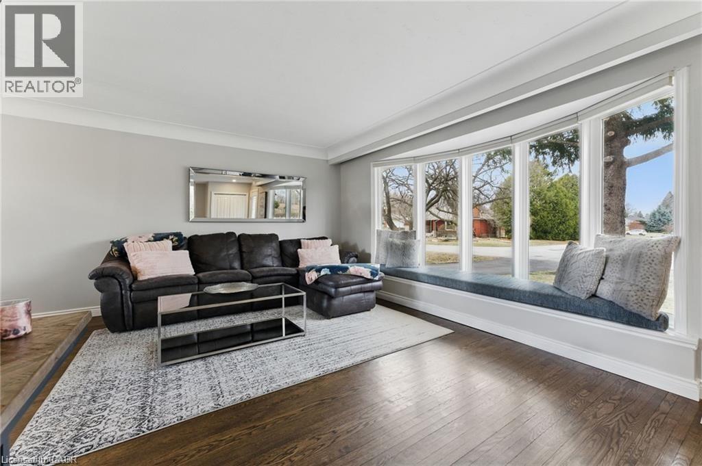 160 COUNCIL Crescent - 6
