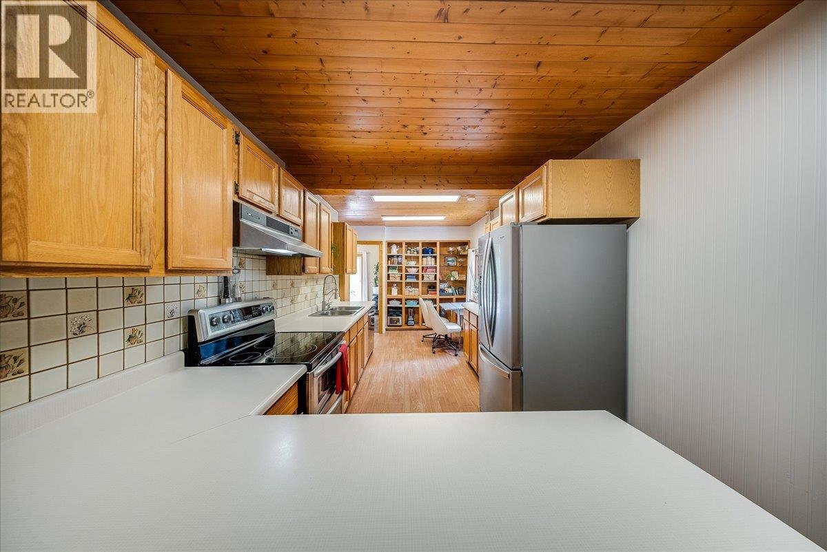 2280 Old Salmo Road - 11