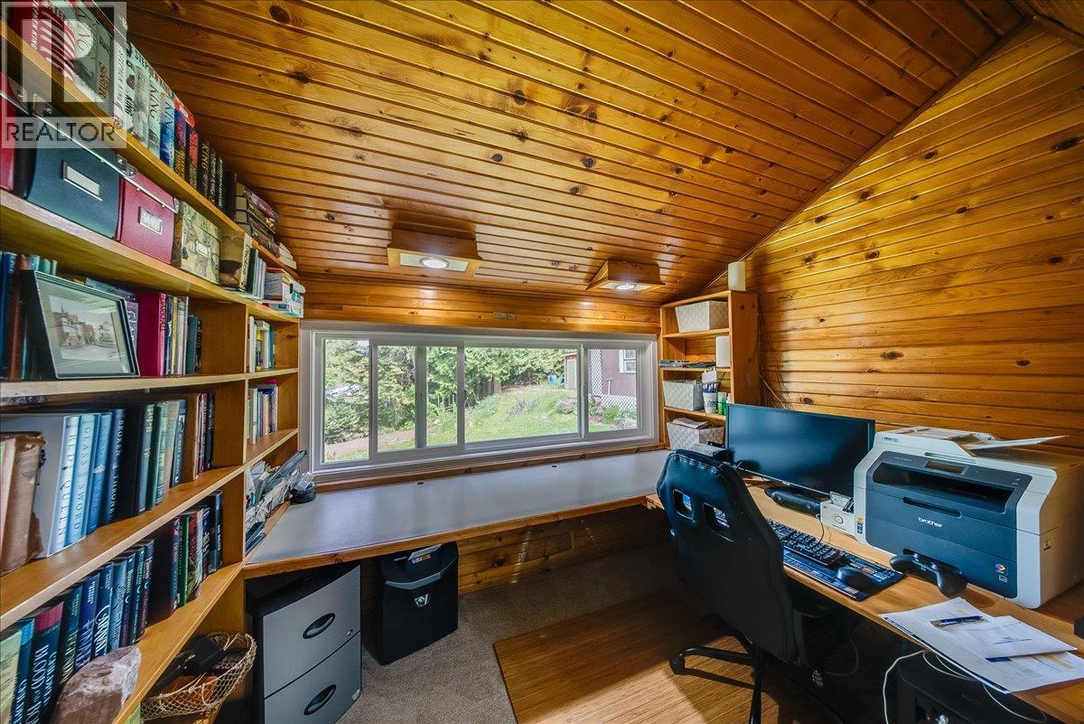 2280 Old Salmo Road - 25
