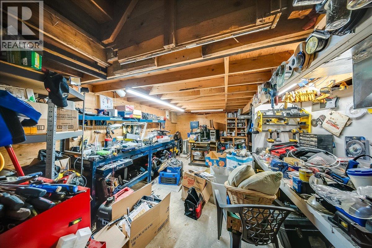 2280 Old Salmo Road - 37