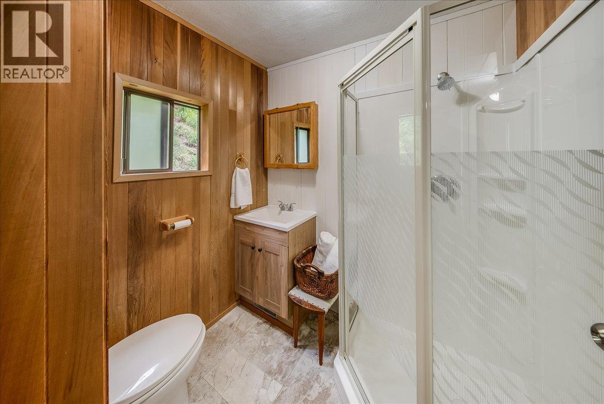 2280 Old Salmo Road - 23
