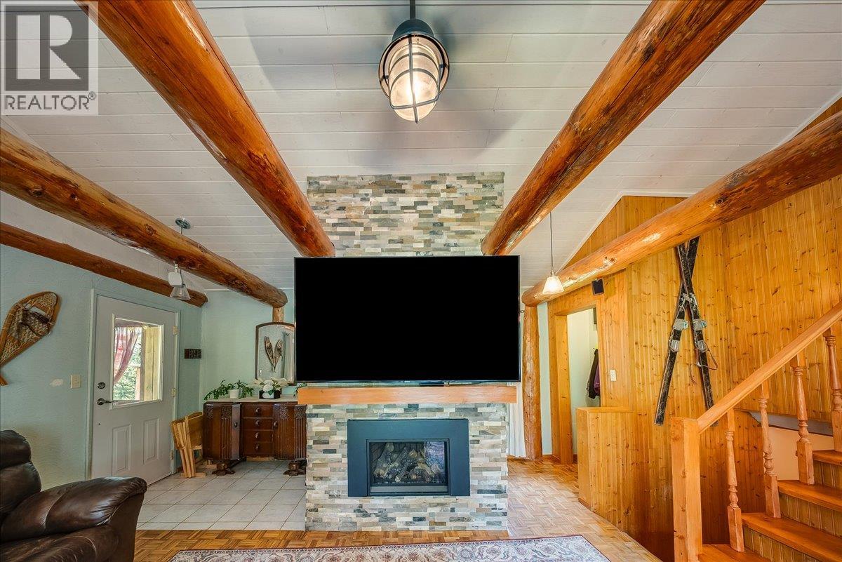 2280 Old Salmo Road - 9