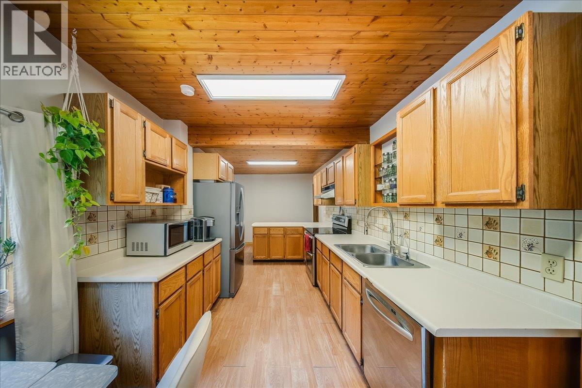 2280 Old Salmo Road - 10
