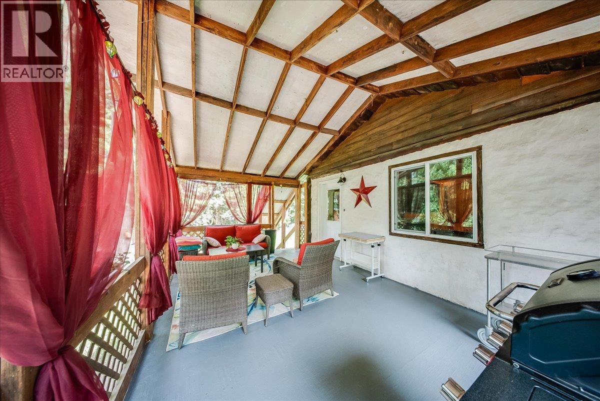 2280 Old Salmo Road - 42